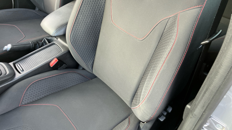 Ford Focus 1.0 EcoBoost 140 ST-Line Navigation 5dr Petrol Hatchback